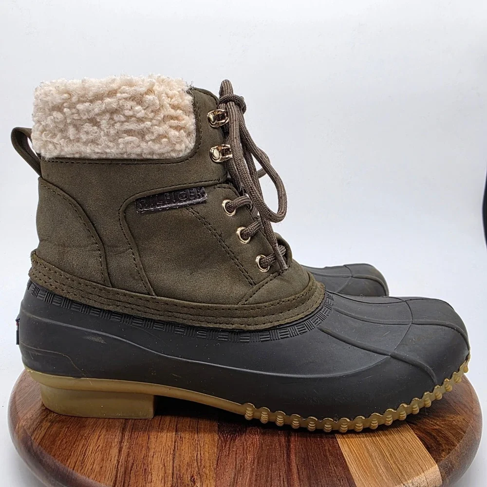 Tommy Hilfiger Women's Duck Boots Size 8M Olive Green Faux Fur Lined‎ TWRAELEN2